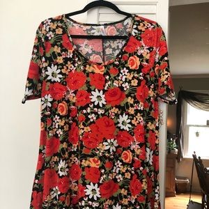 Gently used Lularoe top